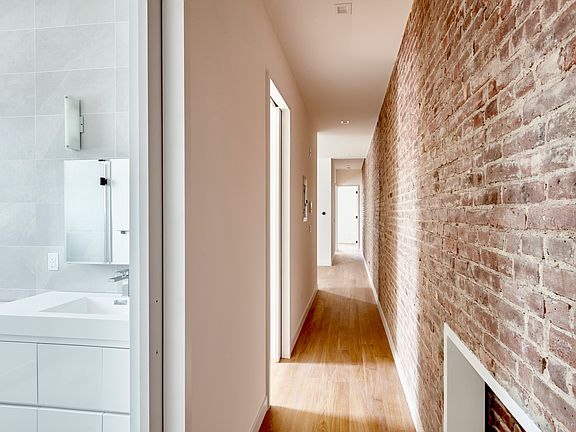 4th image of 166 W 121st St #5R