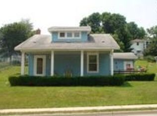 2826 Van Buren St, Dubuque, IA 52001