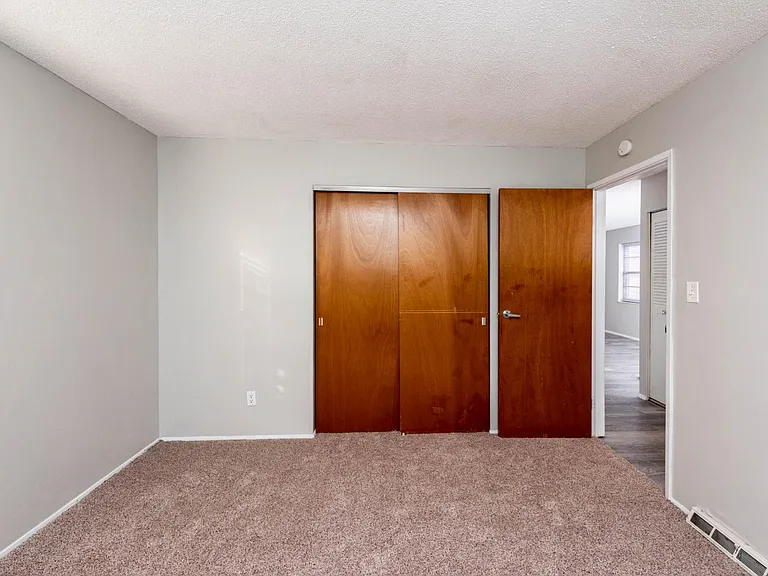19 Regency Ct #19 — Photo 9
