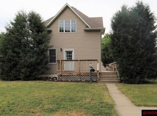 108 Burnside St SE, Sleepy Eye, MN 56085