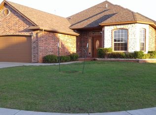 2500 SE 9th St, Moore, OK 73160