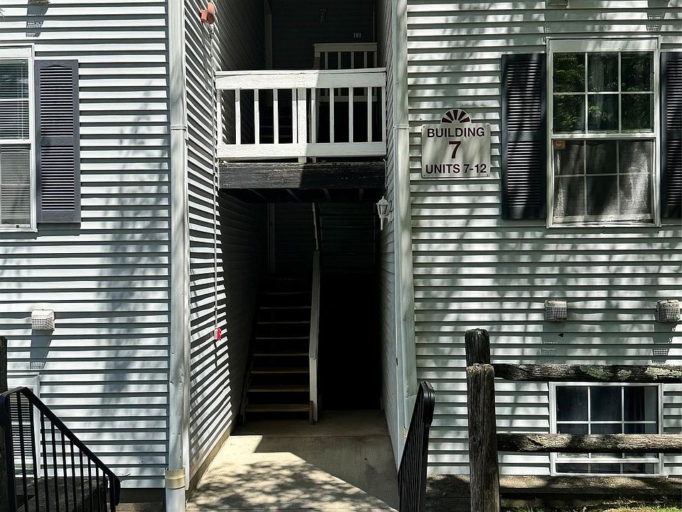 1st image of 7 Lexington Hill #12