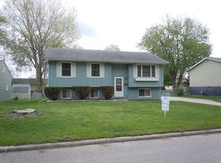 715 18th St, Nevada, IA 50201