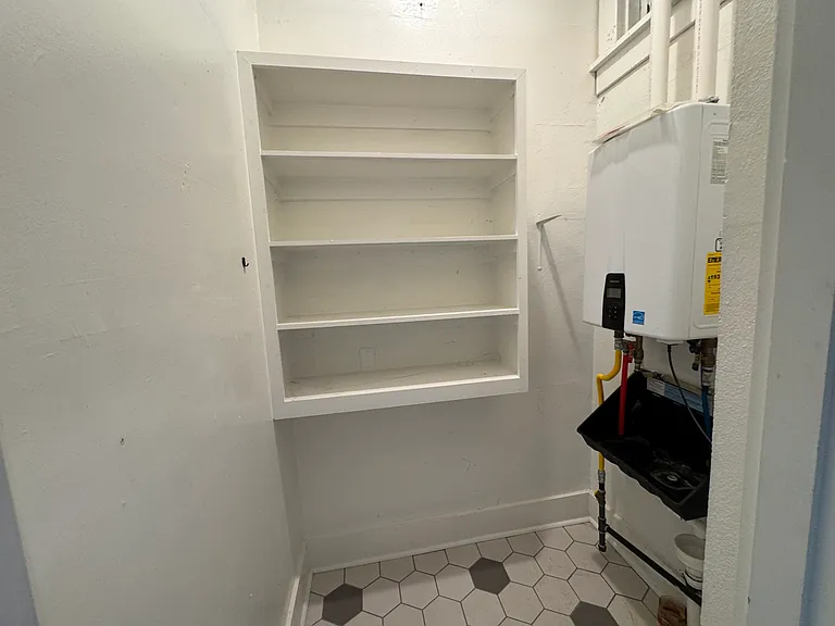 401 Johnson St #A — Photo 12