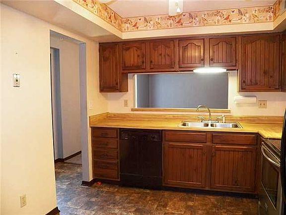 5th image of 27057 Oakmead Dr