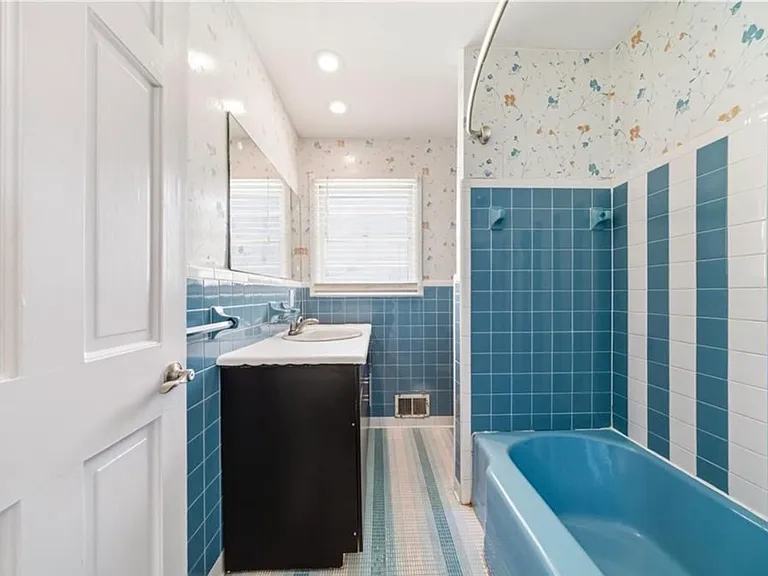 689 Old Canton Rd — Photo 6