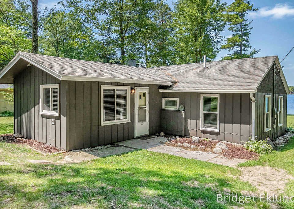 1st image of 15721 Pretty Lake Dr