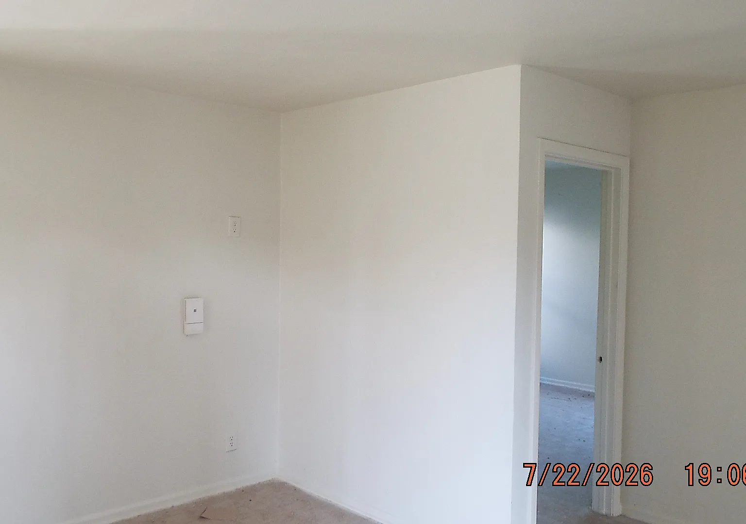 3 bed, 864 sqft, $1,495 — Photo 3