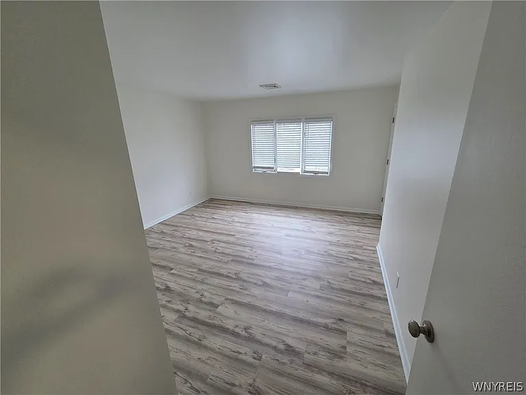 255 Portage Rd — Photo 2