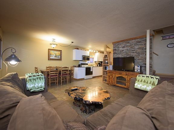 3rd image of 1121 Wildwood Ave