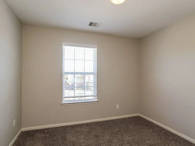 21835 Octavia Way — Photo 13