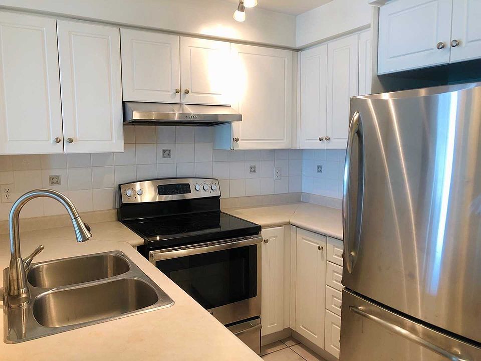 2nd image of 7 Lorraine Dr #2015