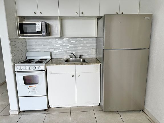 4th image of 16450 NW 2nd Ave APT 405