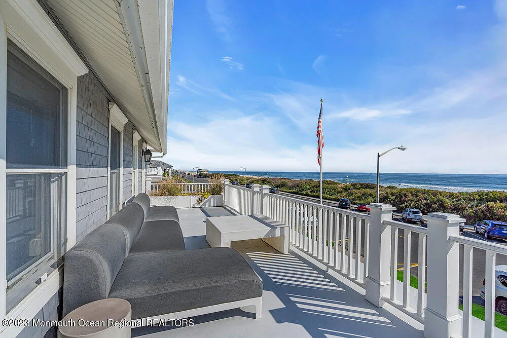6 bed, 2977 sqft, $24,000 — Photo 1