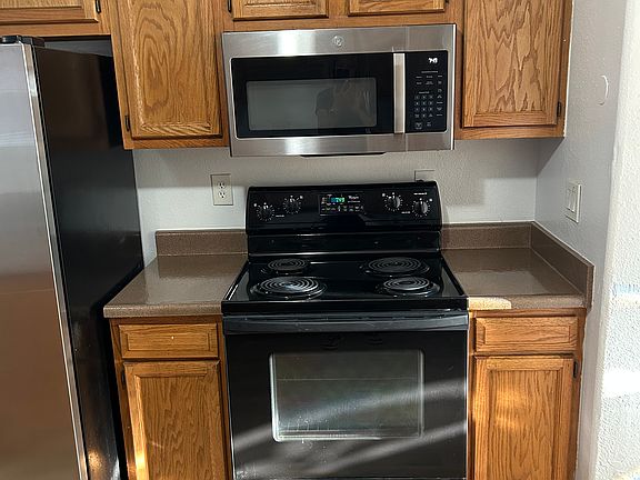 5th image of 1137 N Wedgewood Cir #B