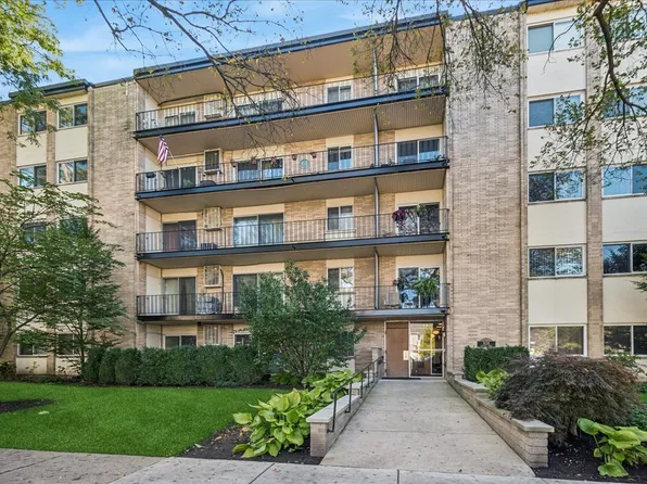 828 Oakton St APT 3F, Evanston, IL 60202