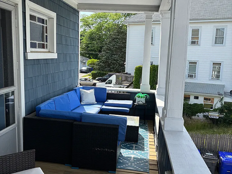 580-582 Admiral St — Photo 11