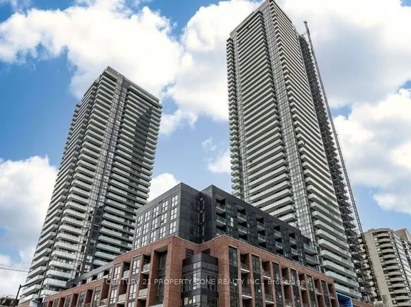 430 Square One Dr #3809, Mississauga, ON L5B 0E2
