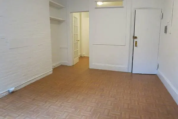 Rented by Manhattan Best Realty, Inc. | media 22