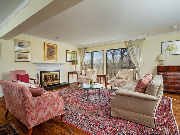 528 West Lyon Farm Drive