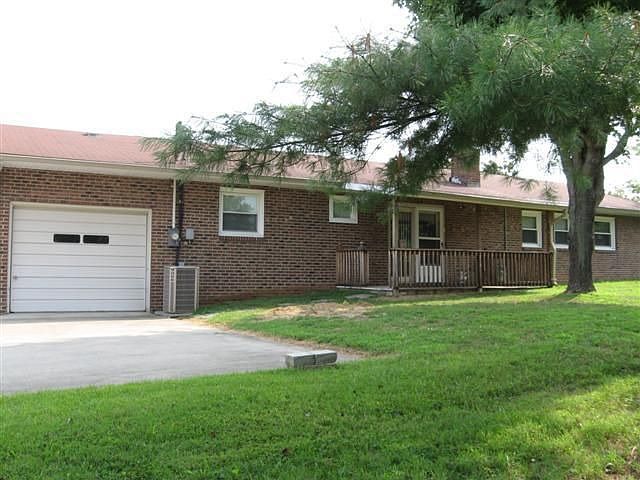 2nd image of 406 Murphy Ave