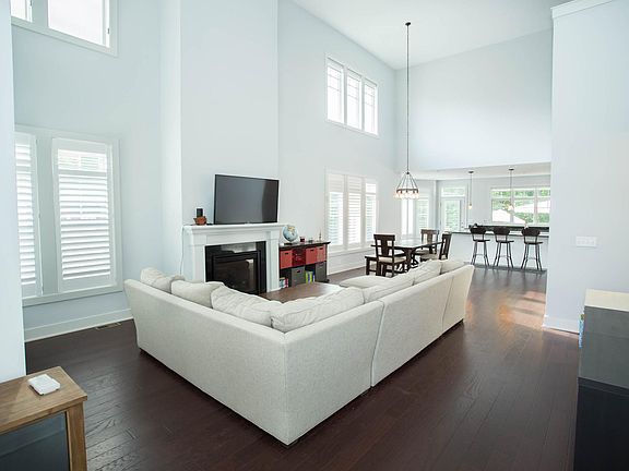 3rd image of 216 Ashbourne Dr