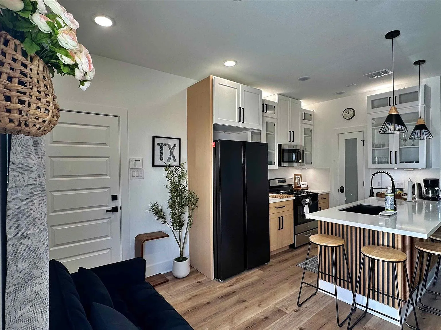 2 bed, 1.5 bath, $2,900 — Photo 4