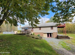 32 Gregory Ln, Beach Lake, PA 18405
