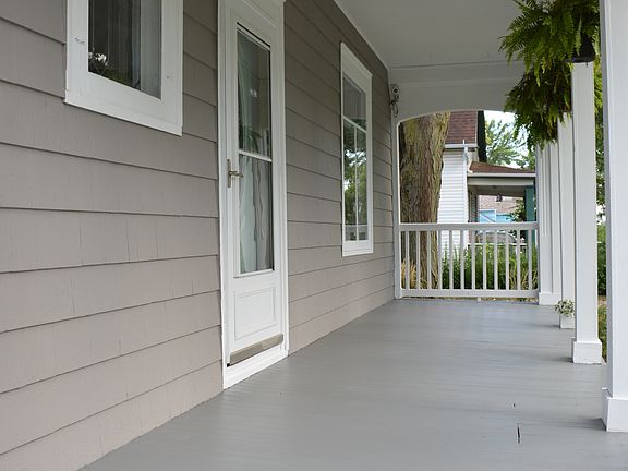 3rd image of 2010 S Olive St
