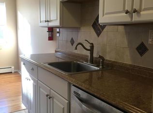 44 Manchester Ct APT A, Freehold, NJ 07728