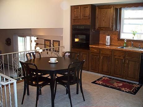 Updated Eat-In Kitchen