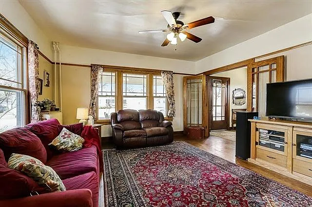 314 E Church St — Photo 2