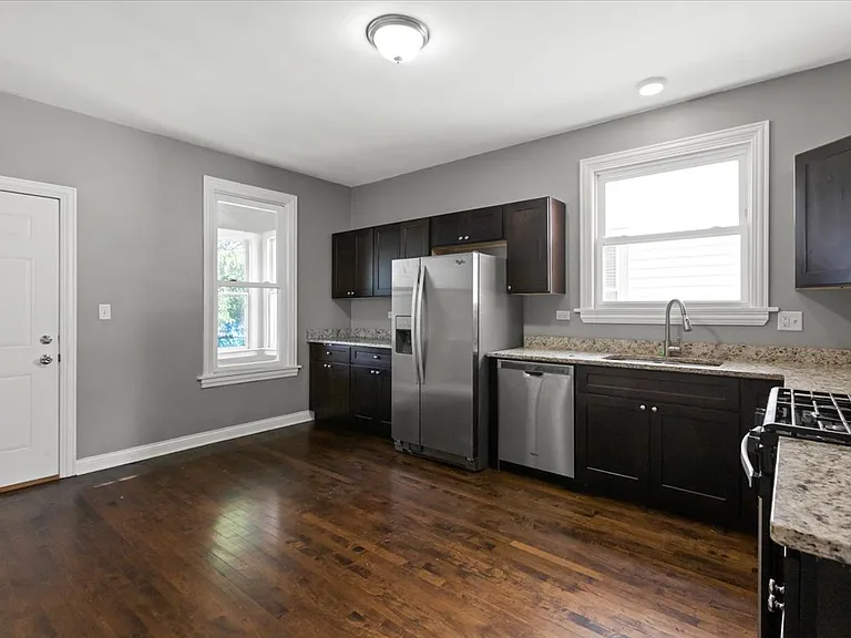 5344 W Eddy St #1 — Photo 3