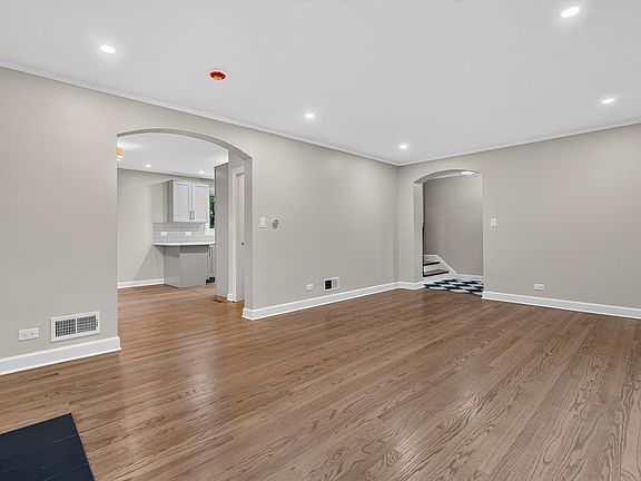 5th image of 519 Uvedale Rd