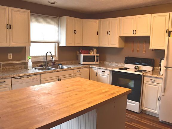 4th image of 148 Four Winds Estates Dr