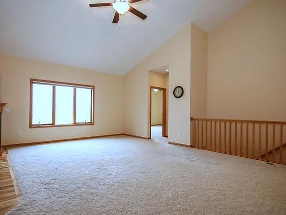 5th image of 1039 Drumlin Dr