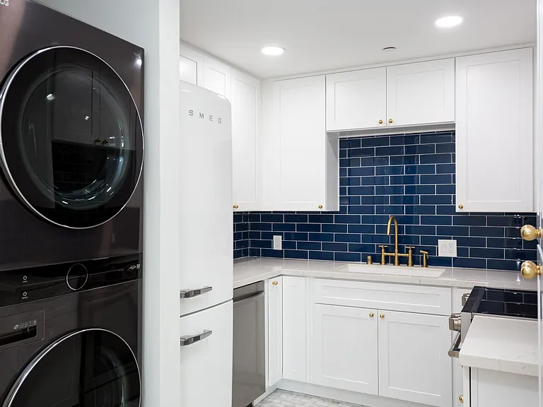 4082 Albatross St #11 — Photo 4