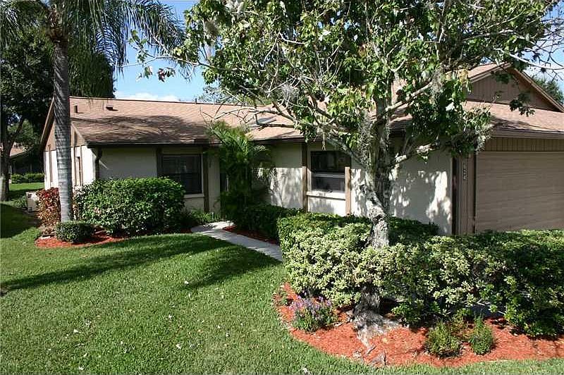 1st image of 624 Oak Hill Cir