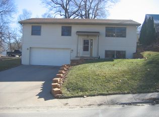 809 4th St, Glenwood, IA 51534