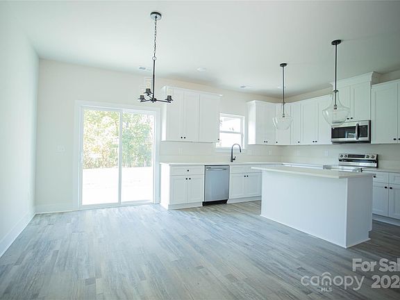 3rd image of 5229 Carden Dr