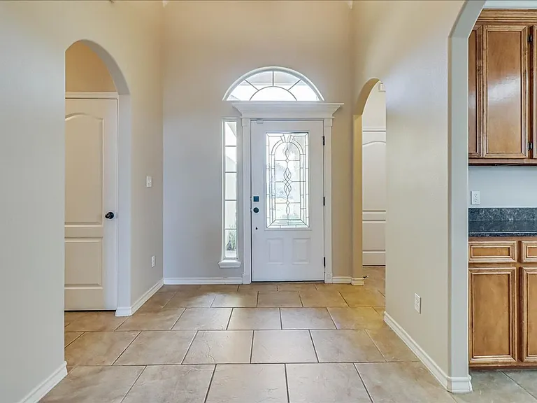 5810 Aava — Photo 6