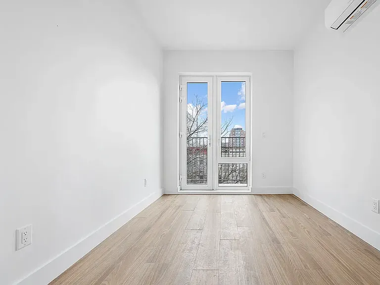 377 Hawthorne St #1A — Photo 11