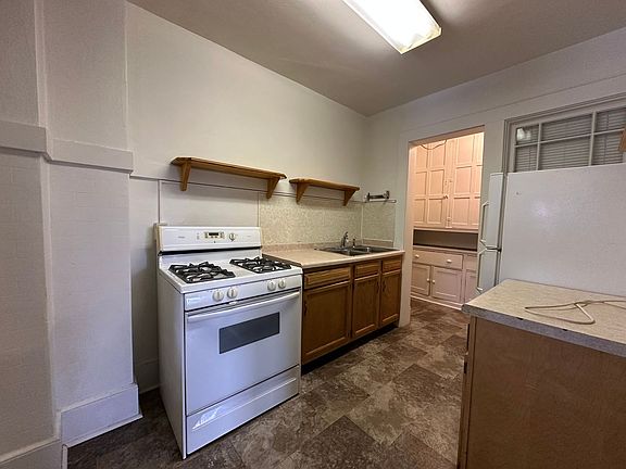 3rd image of 910 2nd Ave N #3B