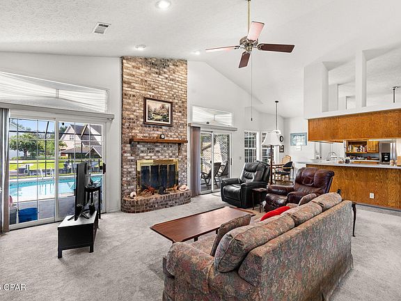 2nd image of 116 Queens Cir
