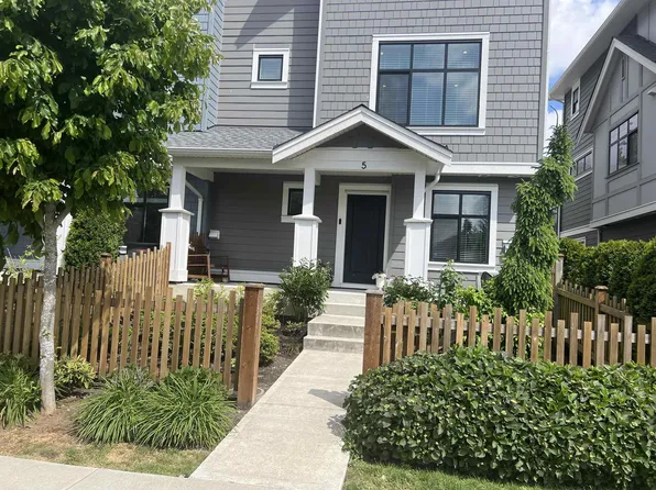 20261 72b Ave #5, Langley, BC V2Y 3M8