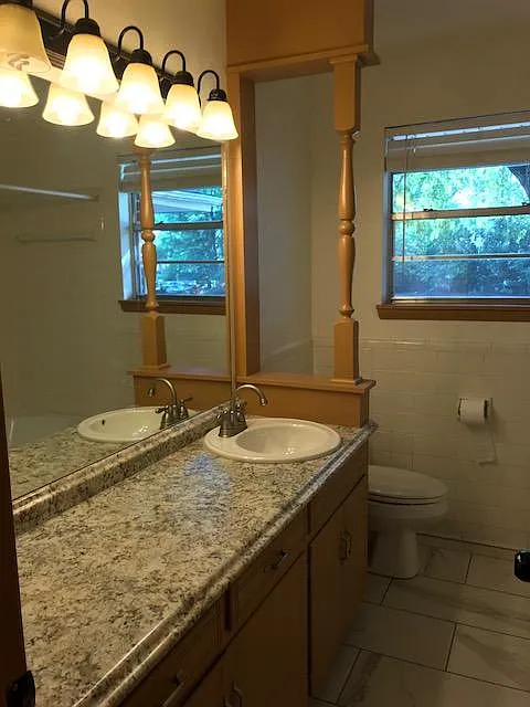 3 bed, 1.5 bath, 1135 sqft, $1,200 — Photo 3