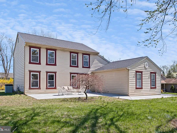 2 Faith Cir, Newark, DE 19711