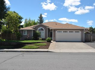 3027 NE Stanton Ave, Bend, OR 97701