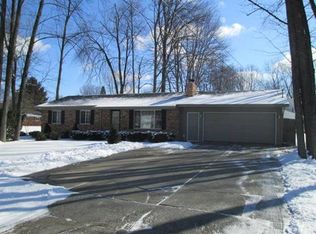 1090 Birch Rd, Saginaw, MI 48609