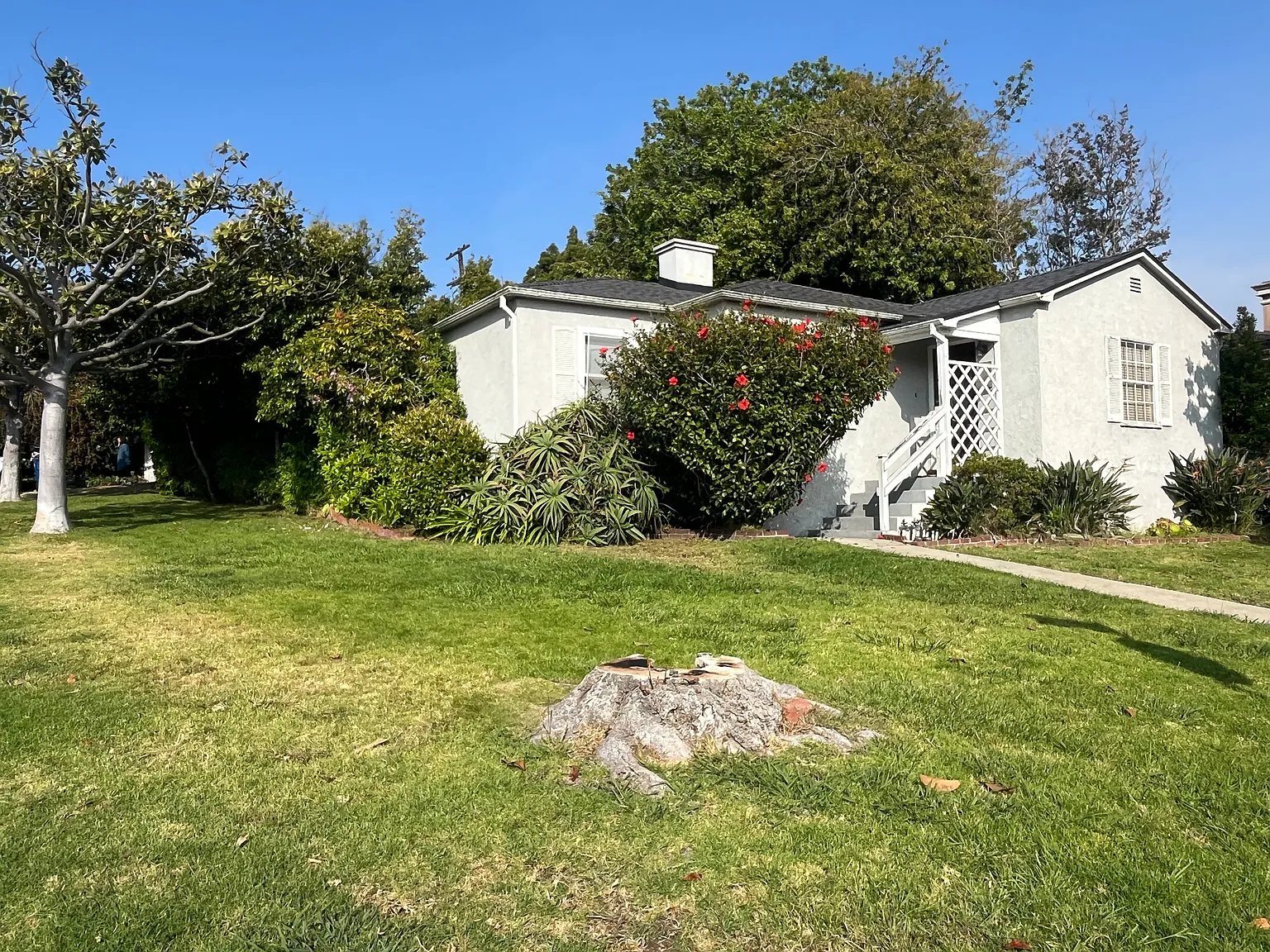 8000 Chase Ave — Photo 2